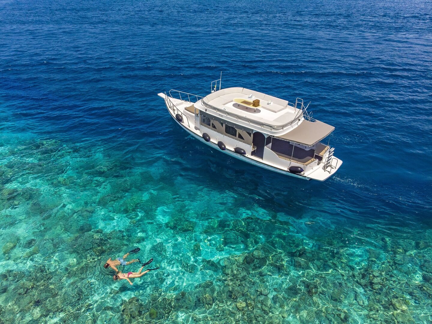 Hurawalhi-Snorkeling-1-scaled