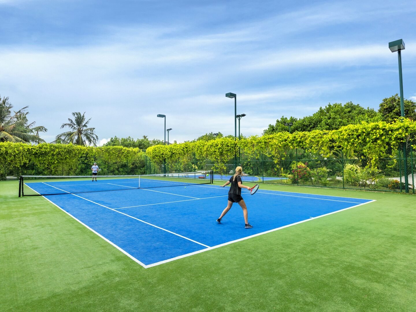 Hurawalhi-Tennis-scaled