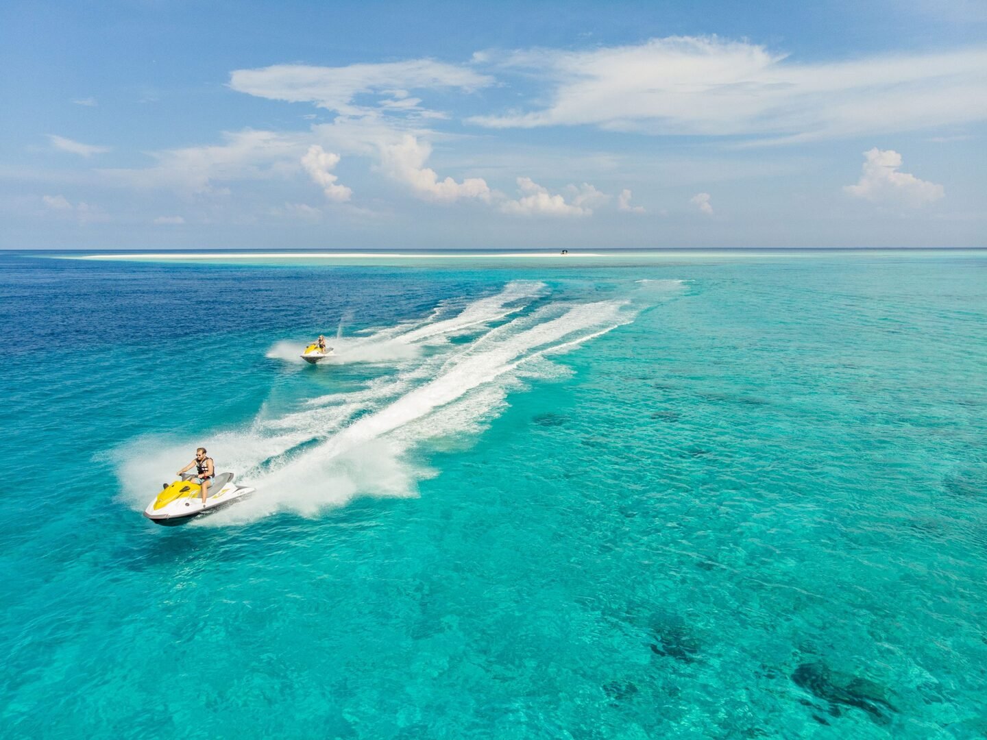 Hurawalhi-Water-Sports-Jet-Ski-1-scaled