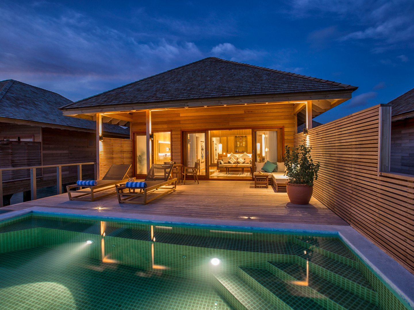 HurawalhiOceanPoolVillaExterior5