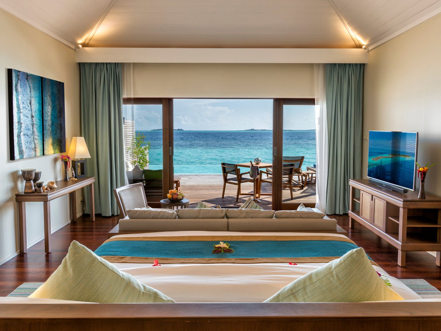 HurawalhiOceanPoolVillaInterior5